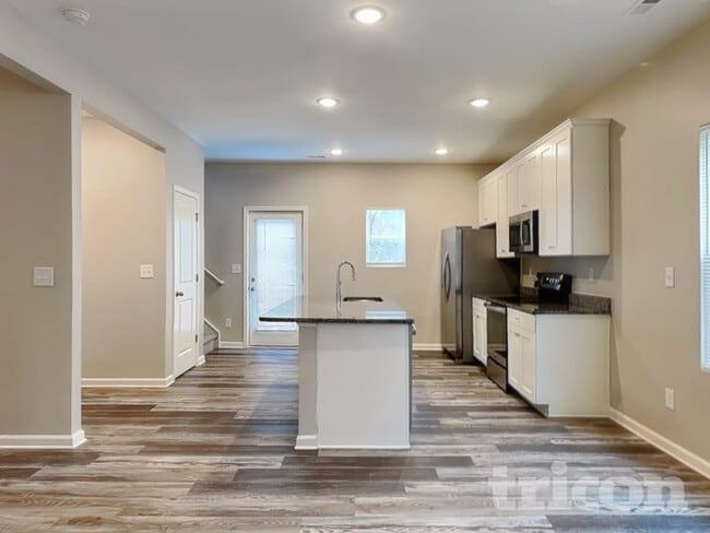 Photo - 808 Caper St