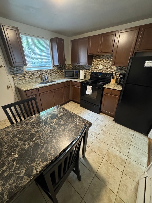 Photo - 3212 Ellwood Ave