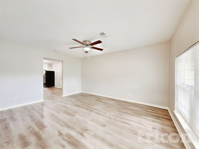 Photo - 2706 Dewberry Ln