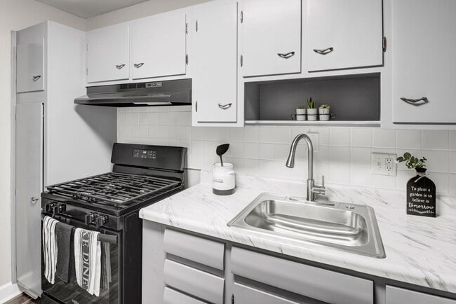 Photo - Montgomery Plaza