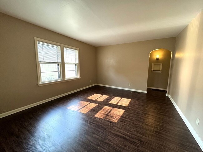 Photo - DEPOSIT MOVES YOU IN! No rent due until Se...