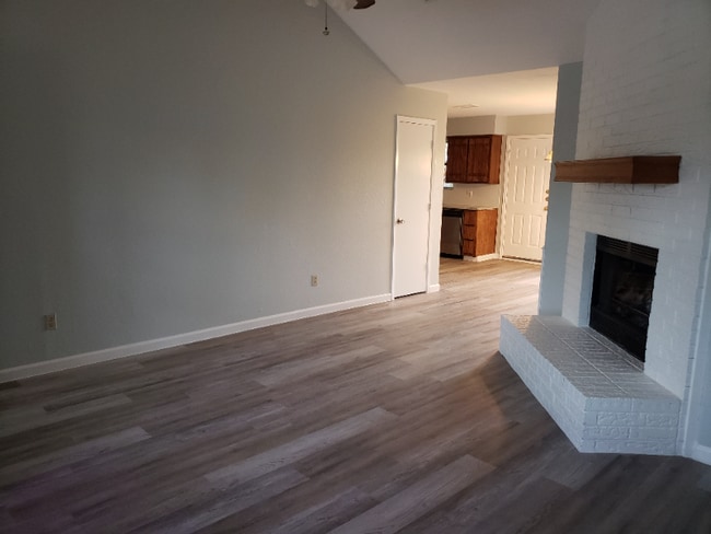 Photo - 420 Signal Hill Ct N Unit 420