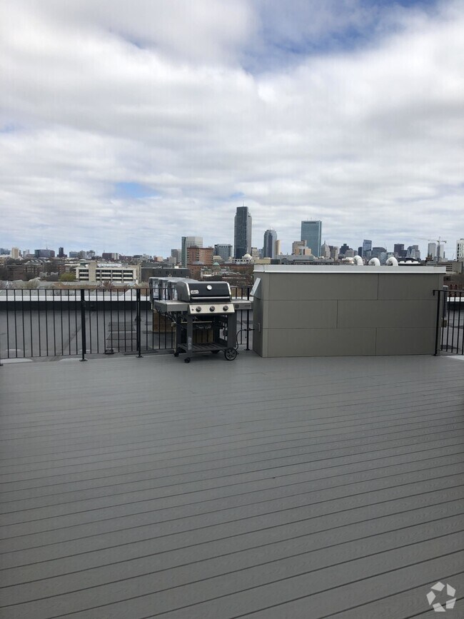 Building Photo - 1465 Tremont St Rental