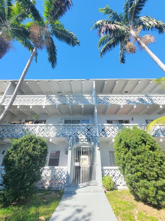 Building Photo - 2005 Sans Souci Blvd Unit 303