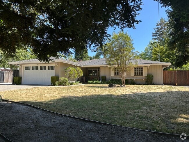 Building Photo - 4 Bed 2 Bath Single Family Home In Alamo