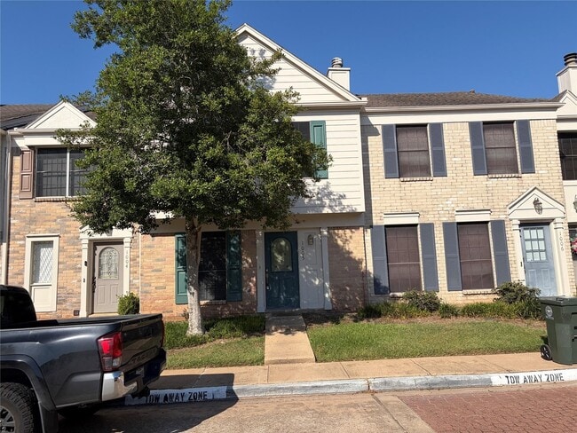 Building Photo - 2810 Grants Lake Blvd Unit 1005