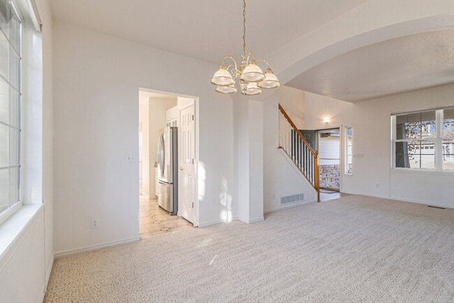 Photo - 113 Overland Ct