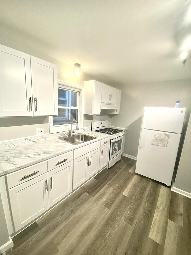 Building Photo - 220 3rd St Unit 2 Rental