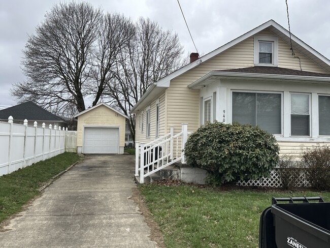 Photo - 940 Lindbergh Ave