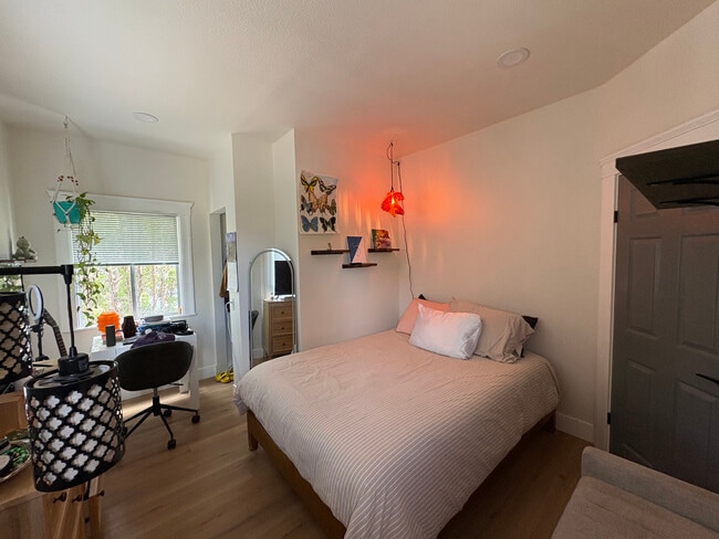 1849 Cedar St Unidad D