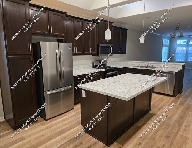 Photo - 305 W Sherwood Blvd