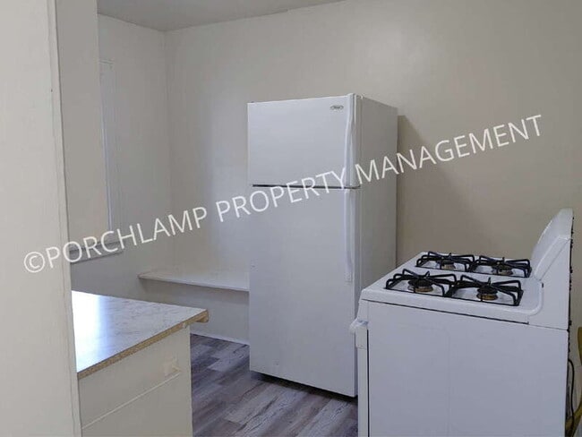 Photo - 216 W Grand Ave Unit B