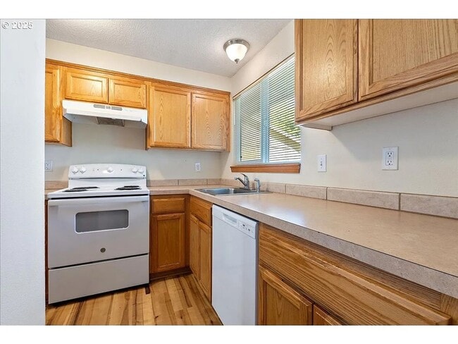 Photo - Lovely Gresham Duplex; Great Location!