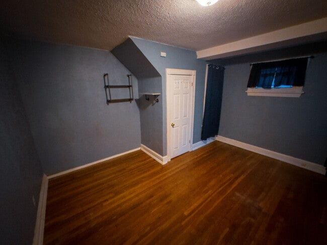 Photo - 5030 Winona Ave Unit 1st Floor