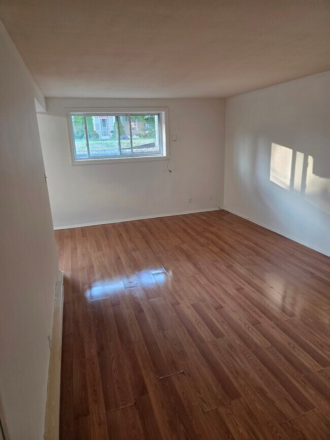 Photo - 37 Moira St E Unit 104