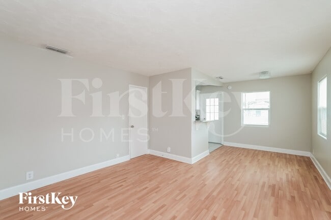 Photo - 3805 W Rogers Ave