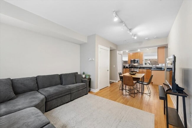 Photo - 2541 Prairie Ave