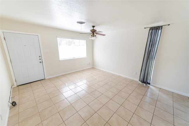 Photo - 5801 Wellington Dr