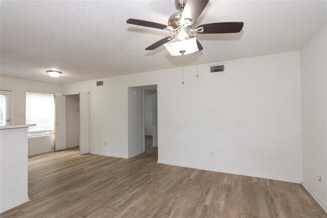 Photo - 1607 Onion Creek Village Dr