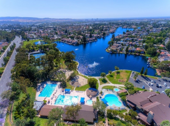 Acceso al Club de Sol y Vela - 21708 Lake Vista Dr