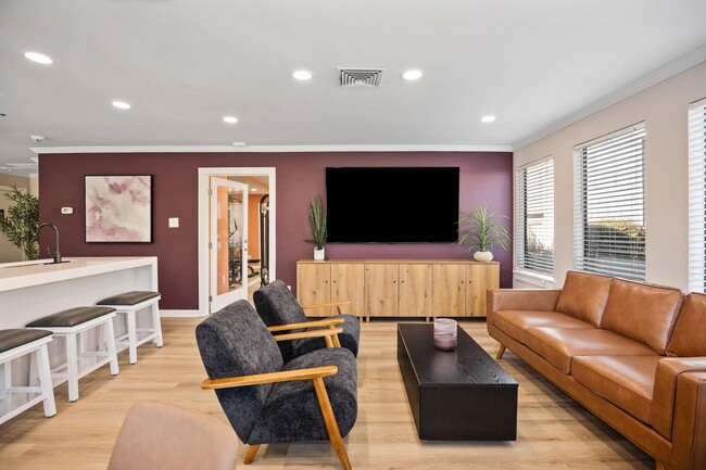 Photo - Oak City Apartments