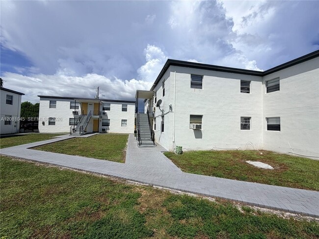 730 NW 101st St Unit 1-A