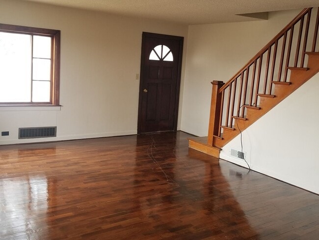 Photo - 2028 E South St