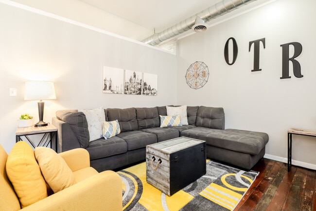 Photo - 111 E 13th St Unidad ID1056146P