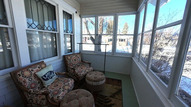 Photo - 216 9th Ave N