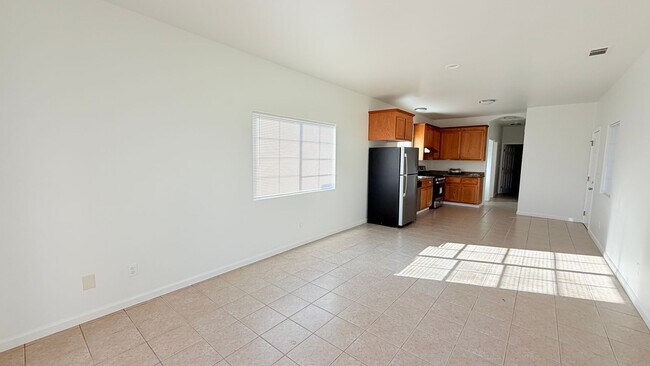 Photo - 381 S 37th St