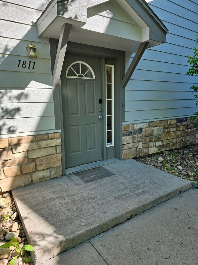 Photo - Spacious, Updated 2BR / 2 BA Condo in Gated Community!