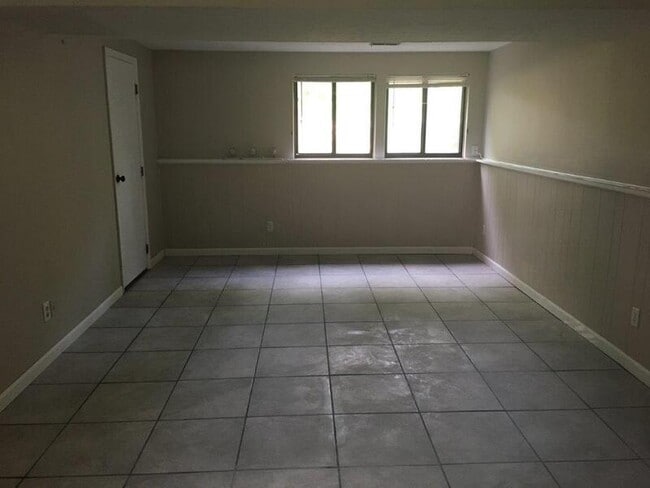 Photo - 302 Fairmeade Rd