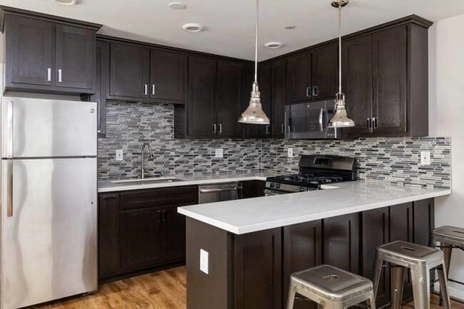 F78--1168 W. 36th Place