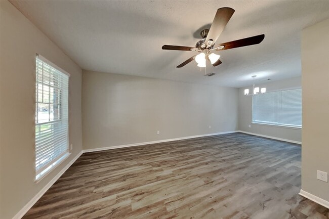 Building Photo - 9322 Bayou Bluff Dr Rental
