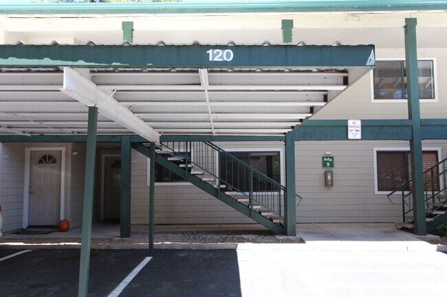 Building Photo - AVAILABLE NOW! Ground Level 2-Bedroom Cond... Unit 5-120 Rental