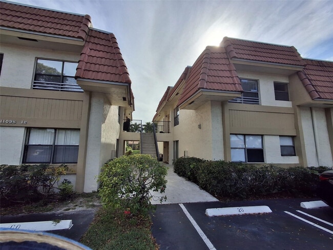 Building Photo - 11122 Royal Palm Blvd Unit 5-10