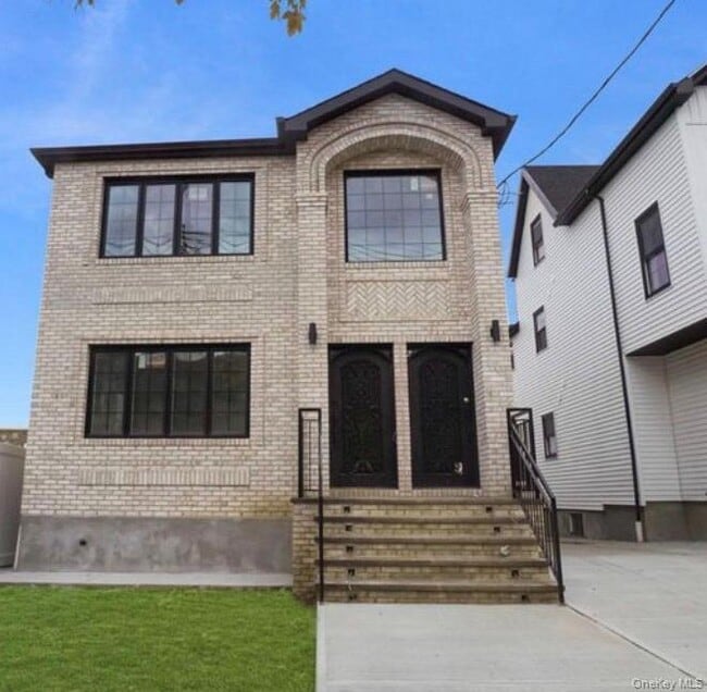 Building Photo - 342 E 234th St Unit 1