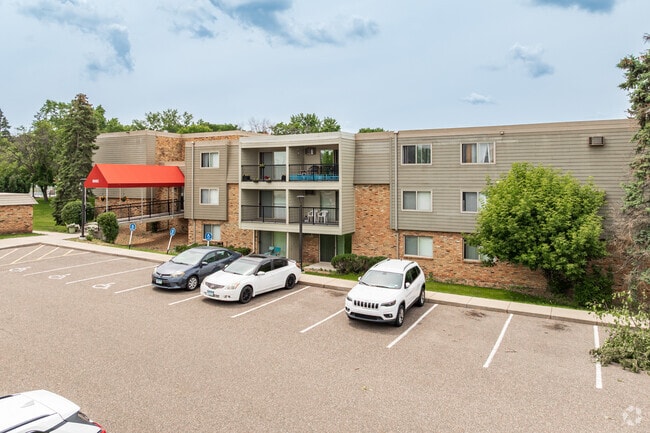 Royal Oaks Apartments