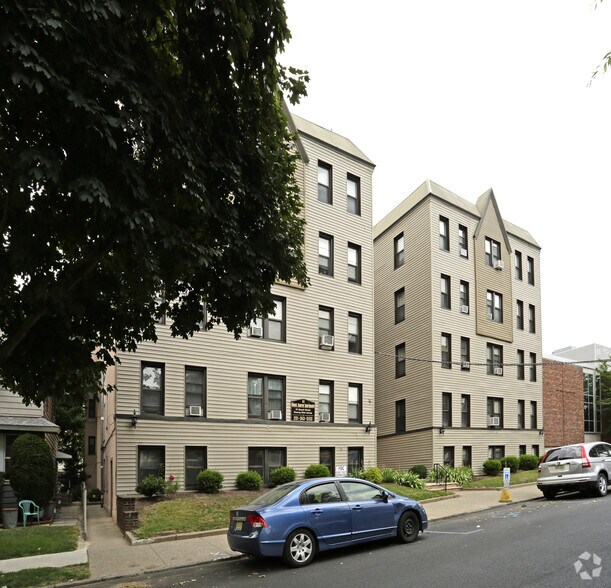 Beech Kearny Associates Apartments For Rent in Kearny, NJ