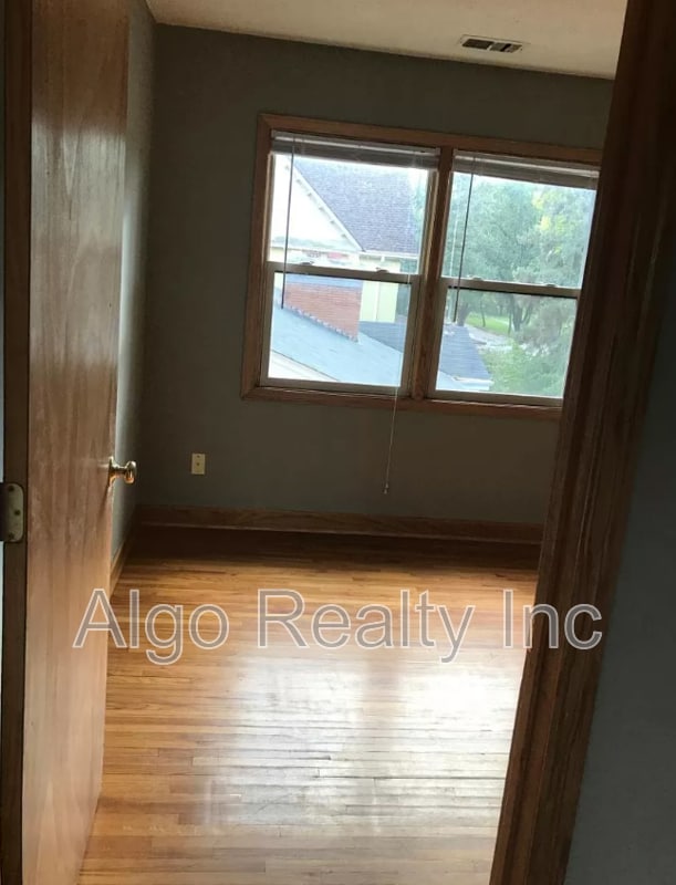 Photo - 2419 Plymouth Ave N