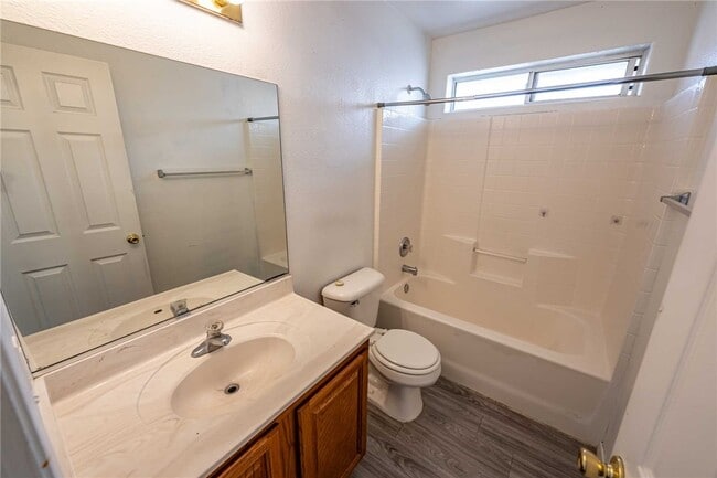 Photo - 3422 Cypress St