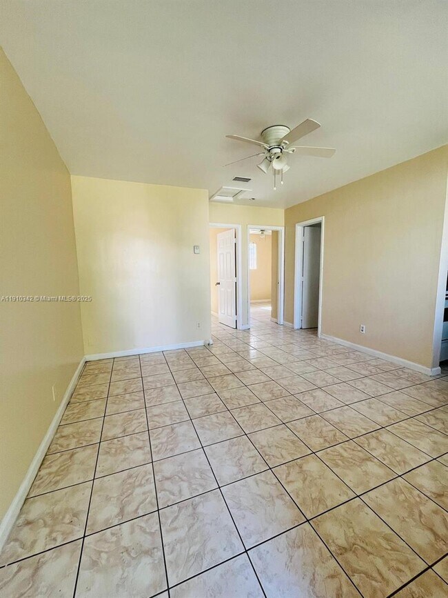 Photo - 125 NW 12th Ave Unidad B