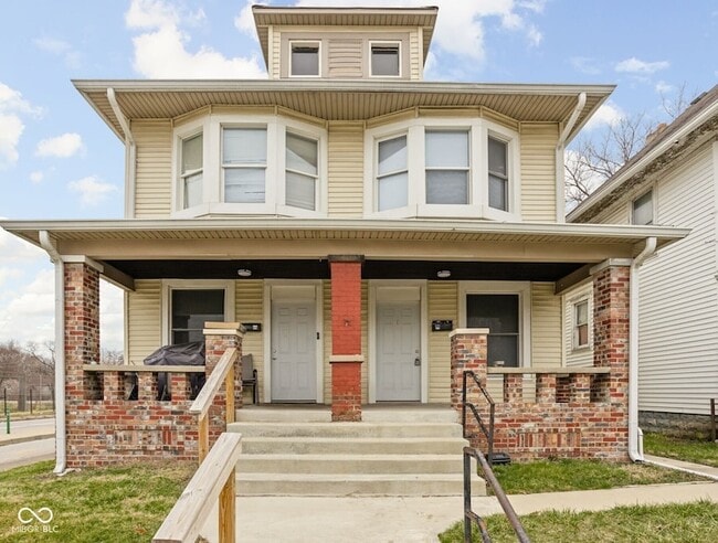 Building Photo - 275 E Parkview Ave