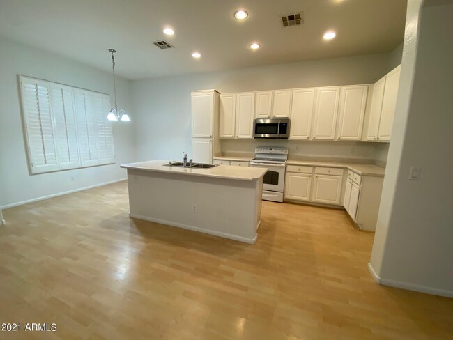 Photo - 5442 W Fairview St