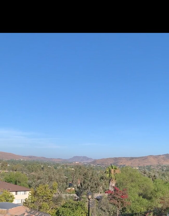 Photo - Thousand Oaks Town Home with Amazing Views Including a Two Car Garage