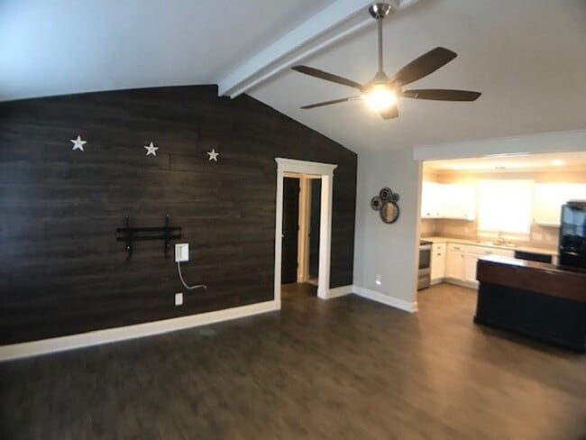 111 Hunter Landing Dr
