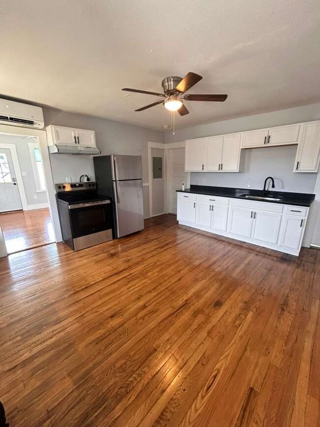 Building Photo - 67 Fairlawn Ave Unit 2