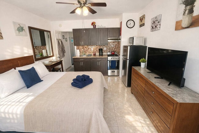 Building Photo - 338 Van Buren St Unit SI ID1520229P