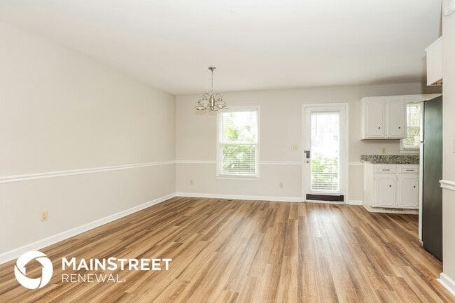 Photo - 2360 Uriah Pl