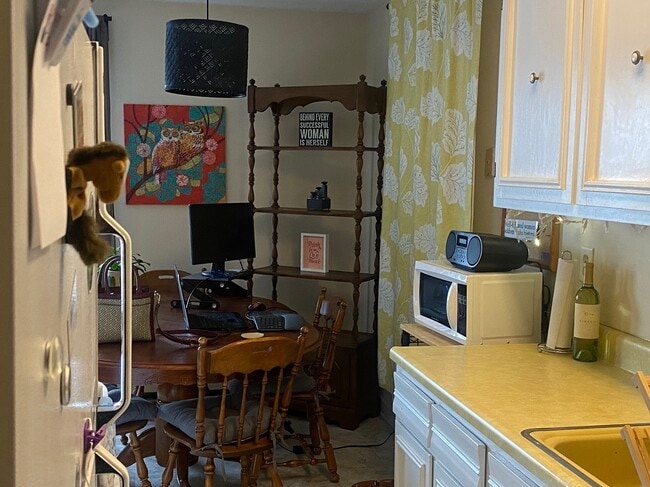 Photo - 821 Smetana Rd Unidad 7